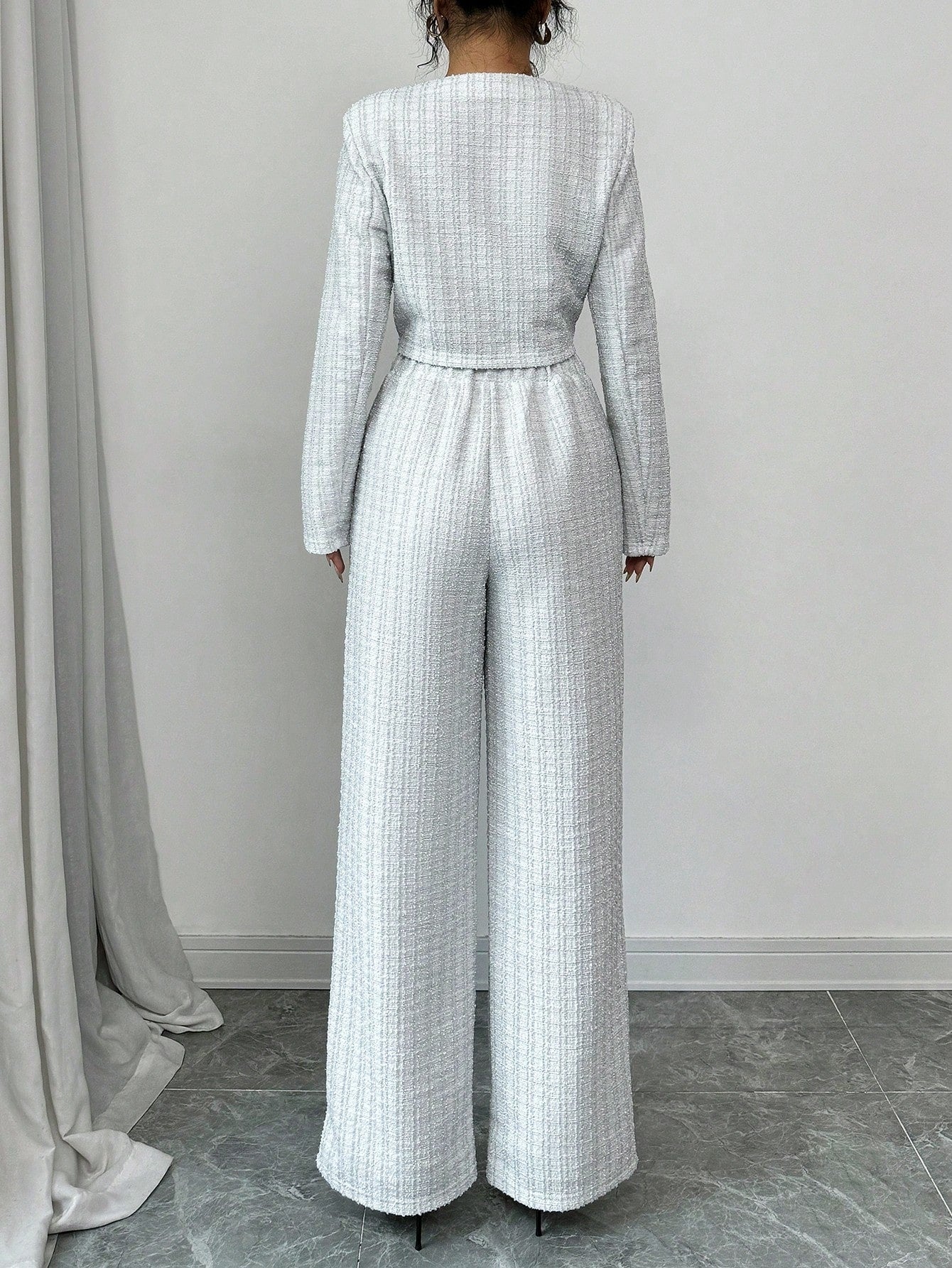 Elegant Tweed Pearl Button Short-Pants Suit – Spring & Autumn Chic - Sureru