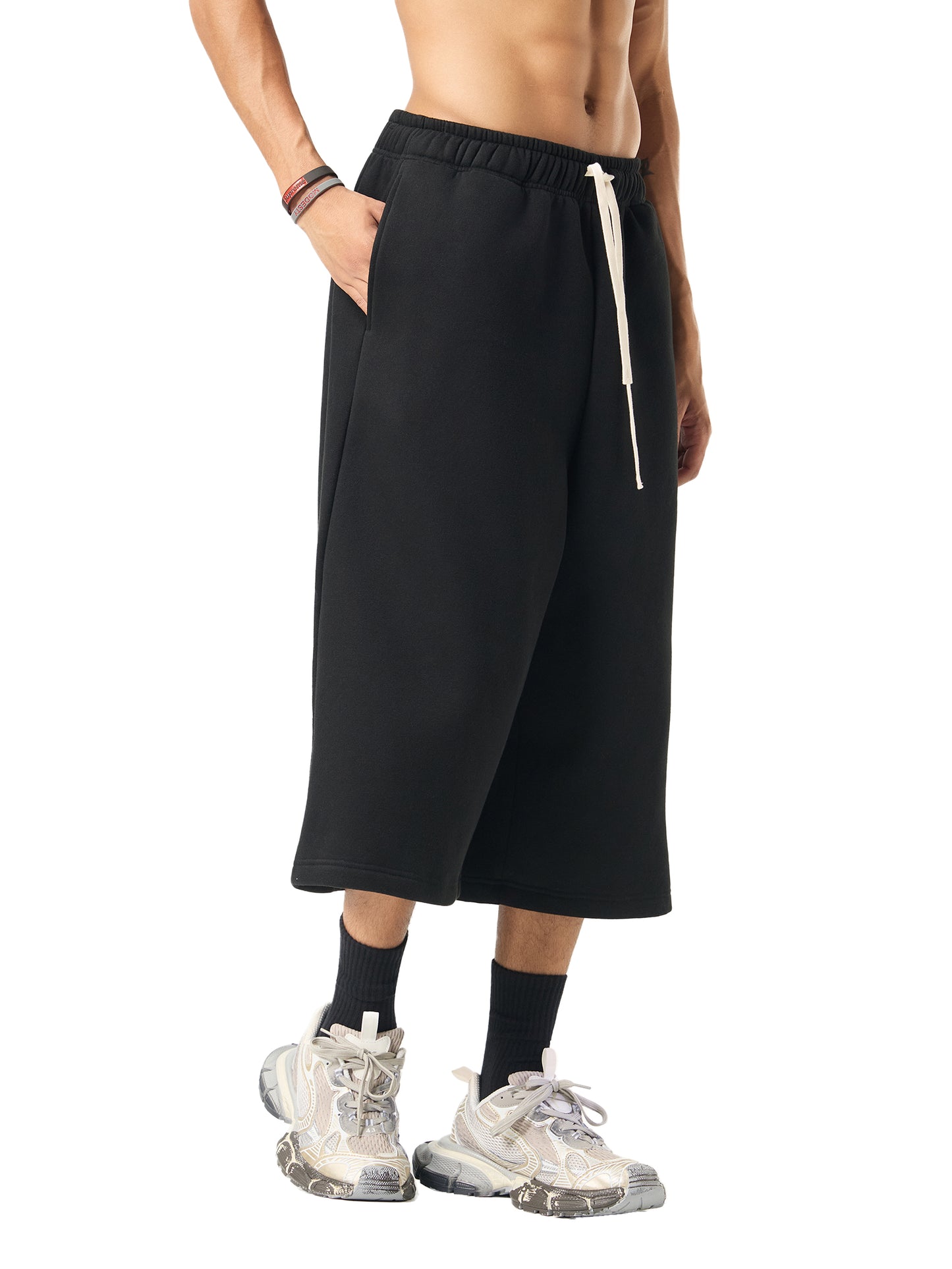 Relaxed Drawstring Three-quarter Sweatpants